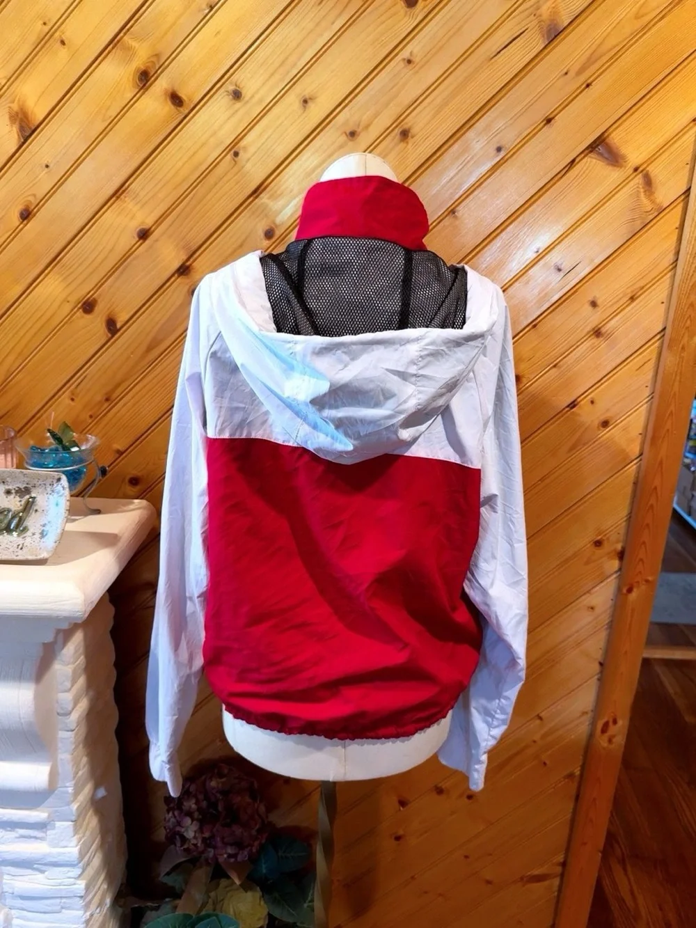 Hollister Women’s Medium Red White Colorblock Hooded Windbreaker Jacket